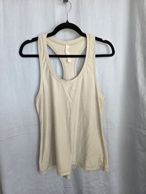 G439. Vuori Lux Performance Tank in Light Gray - Size L/XL
